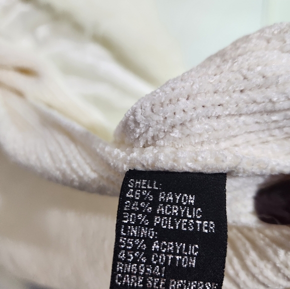 Lisa International Faux Fur Sweater,  NWT. Size 2x - Picture 5 of 8